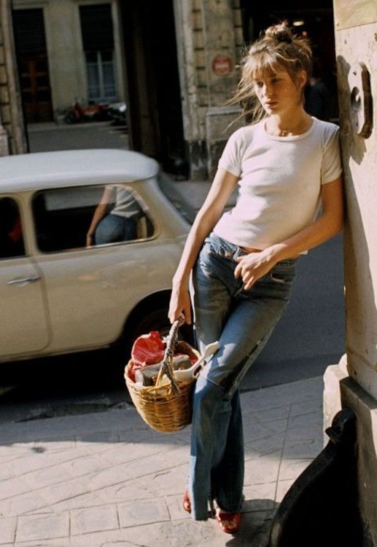 Jane Birkin은 왜 항상 조금 덜 입은 것처럼 보였을까